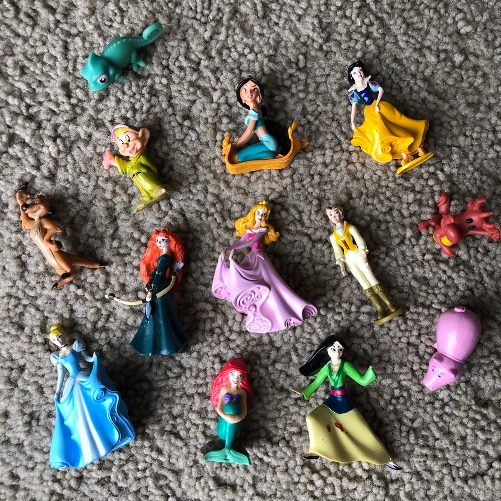 Lot of 13 Disney figures